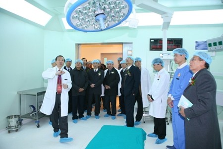 Lãnh đạo các Bộ, ban ngành Trung ương và TP.Hà Nội tham quan bệnh viện quốc tế 5 sao VINMEC trong ngày khai trương